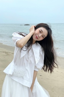 不戴奶罩的邻居hd无删减